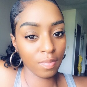 Black woman Chelsea is looking for a partner
