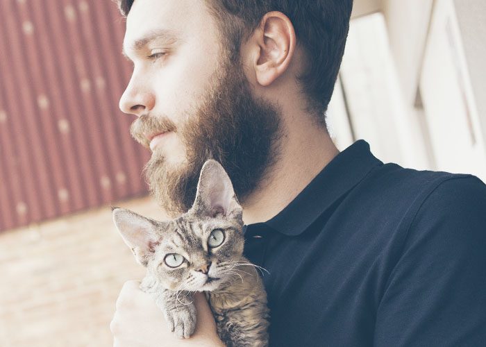 Flirt-7-reasons-why-men-who-adore-cats