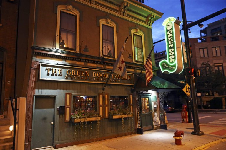 green-door-chicago-tavern