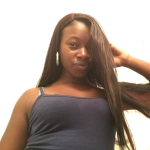 Black woman Honey is looking for a partner