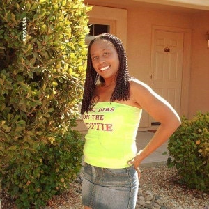 Black woman Dahmetra is looking for a partner