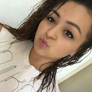 Latina woman Amandy is looking for a partner