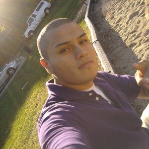 Latina man angel is looking for a partner