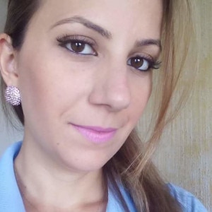 Latina woman Rosereece is looking for a partner