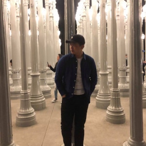 Asian man secretman is looking for a partner