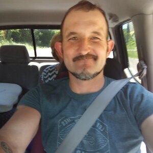 Leoproffd56, Plano, single gay