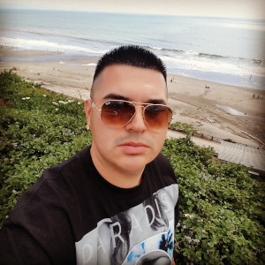 Latina man robertg7 is looking for a partner